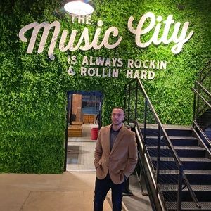 Meet your Posher, Chris